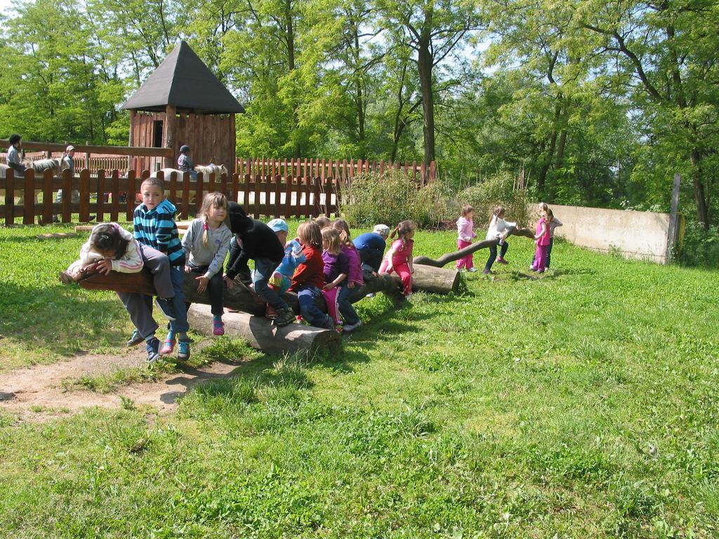 Zoopark Zelcin Villa Melnik Luaran gambar