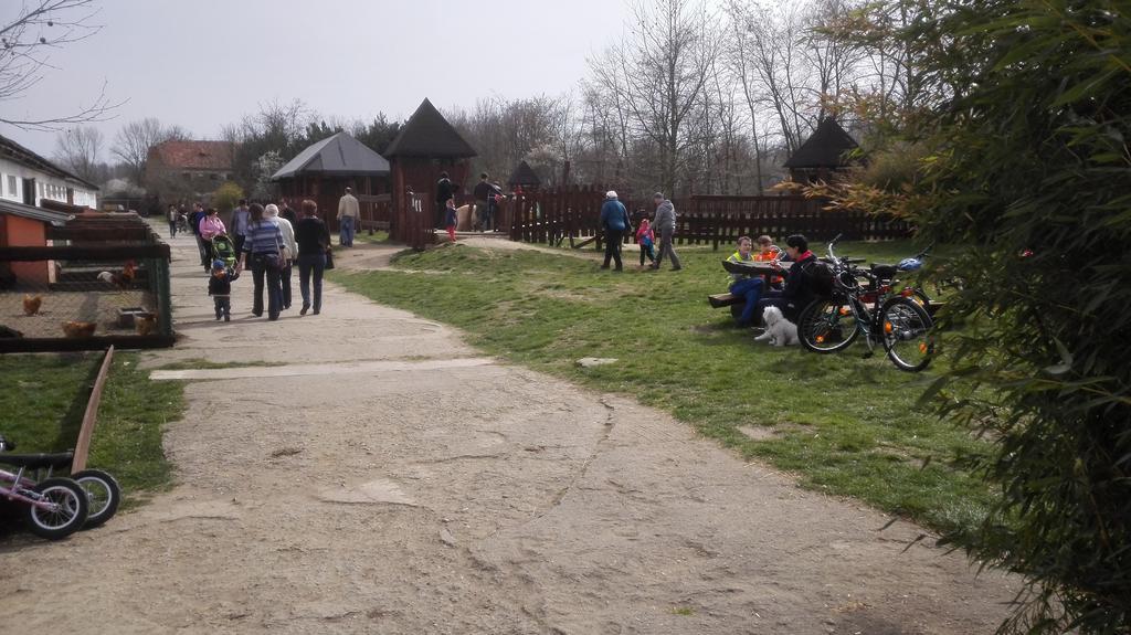 Zoopark Zelcin Villa Melnik Luaran gambar
